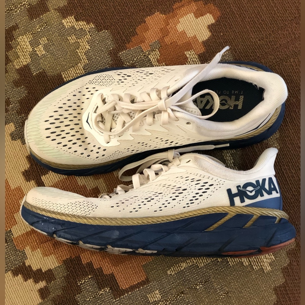HOKA One One Clifton 7 VGUC Women’s Size 7